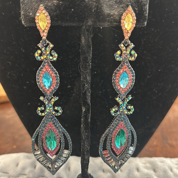 “Strut Like A Peacock” Multi Crystal Color Earrings, NWT-Boutique - Picture 2 of 16